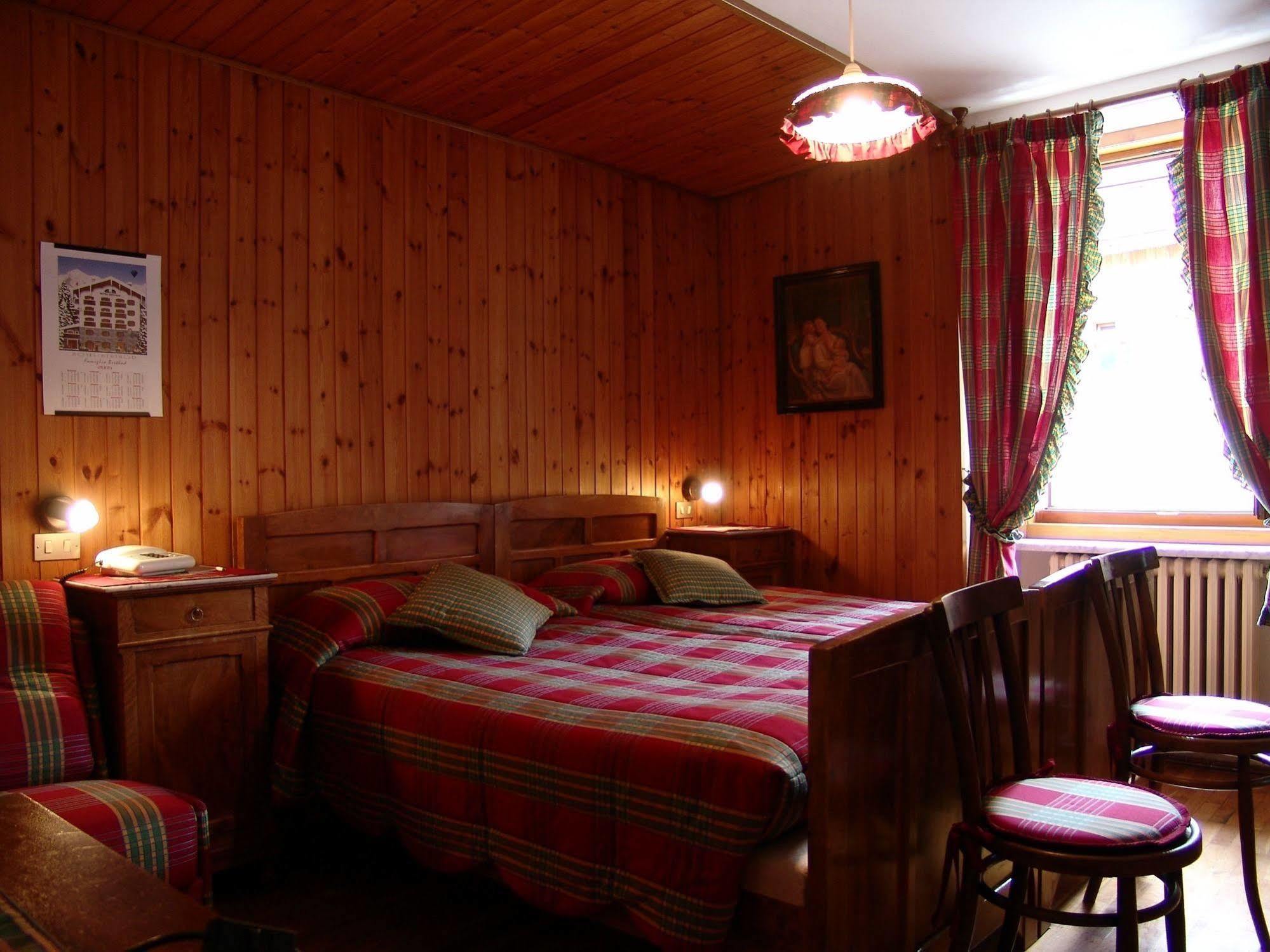 Hotel Berthod Courmayeur Ngoại thất bức ảnh